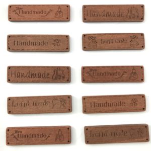 Etichette artigianali in legno assortite