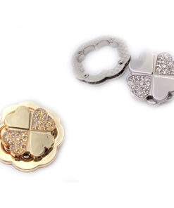 Chiusura L11 4,5 cm per borse disponibile in due differenti versioni: oro e argento.
