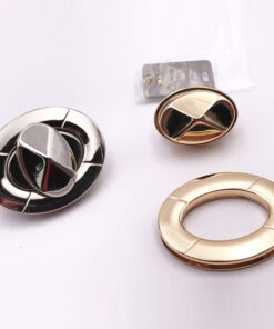 Chiusura L04 5,5 cm per borse disponibile in due differenti versioni: oro e argento.