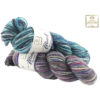 La Lana Monet è un filato in lana merino proveniente da allevamenti biologici argentini. Fa parte della linea Luxury ed tinto a mano. Per questo ogni matassa è unica e irripetibile. Disponible in 5 colorazioni. Produzione artigianale italiana