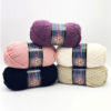 La Lana Sport è una lana morbidissima con torsione multifilo corallina ed effetto anti pilling. Disponibile in 13 colorazioni.