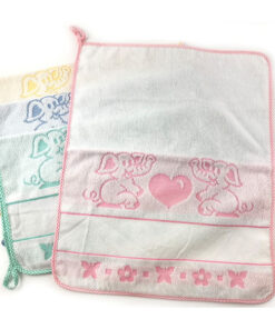 Asciugamano cuoricini confezione da 6 pezzi in colori assortiti. Ideale per ricami punto croce e altri.