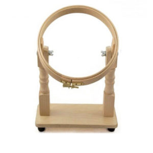 Telaio in legno circolare con base Ø diametro 21 cm ideale per realizzare splendidi ricami fatti a mano